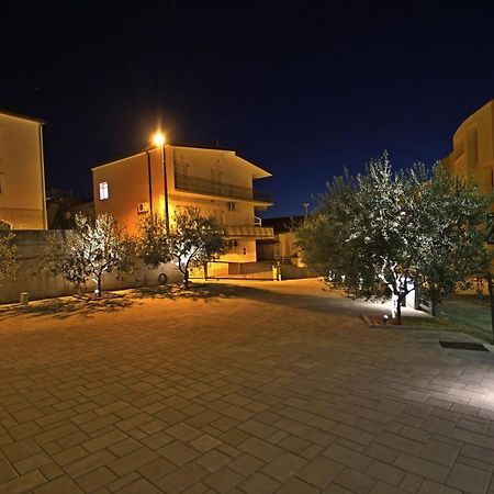 Apartmani Bozena Makarska Exteriör bild