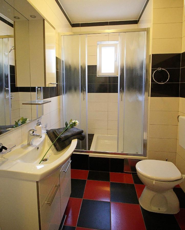 Apartmani Bozena Makarska Exteriör bild