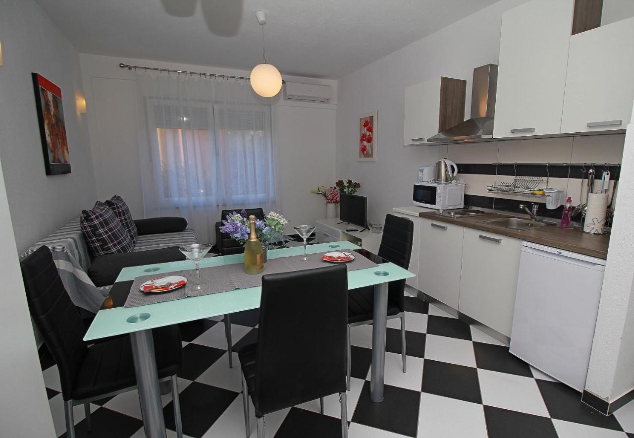 Apartmani Bozena Makarska Exteriör bild